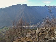 66 Sguardo indietro sul ripido e scosceso percorso di salita